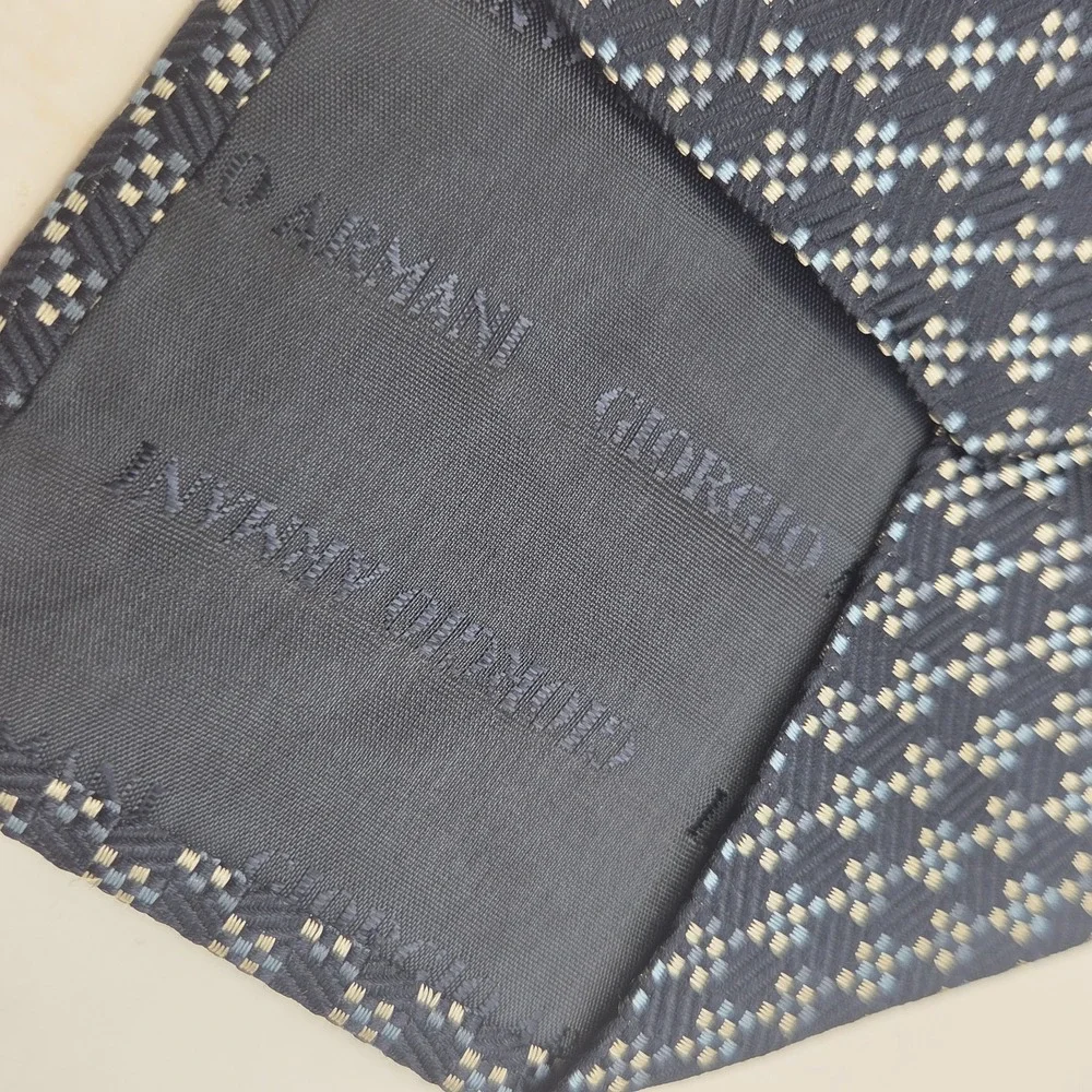 Giorgio Armani Italian Silk Tie Navy Silver Diamond Dot Motif Jacquard 3.5x56in